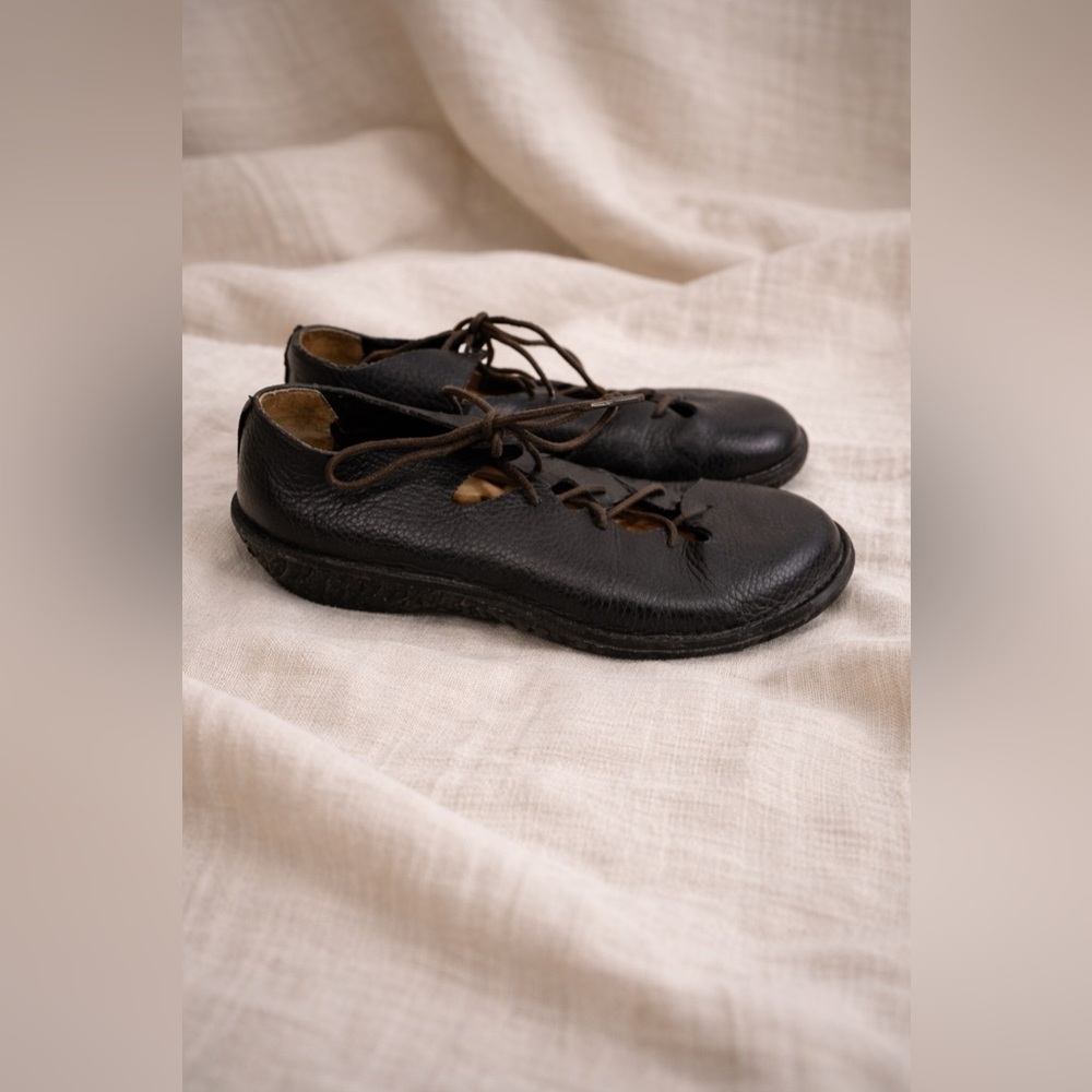 LNTS Of Holland Black Leather Flat Lace up Shoes Size 36 EUC